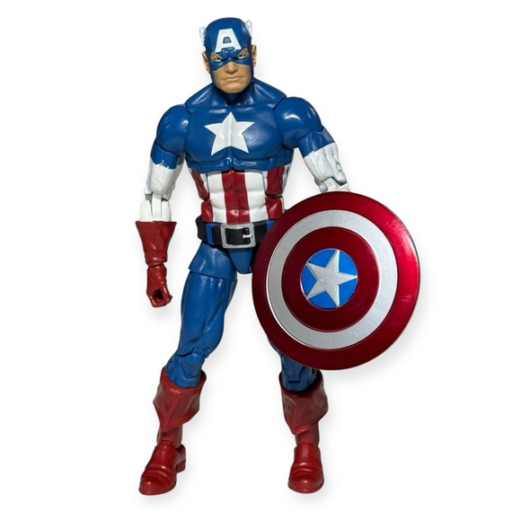 Marvel Legends Captain America Action Figure with Shield - Picture 1 of 3